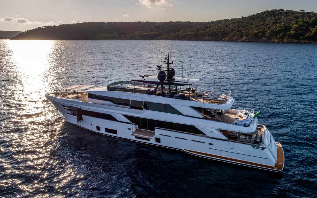 Яхта Custom Line Navetta 42 фото 1.9