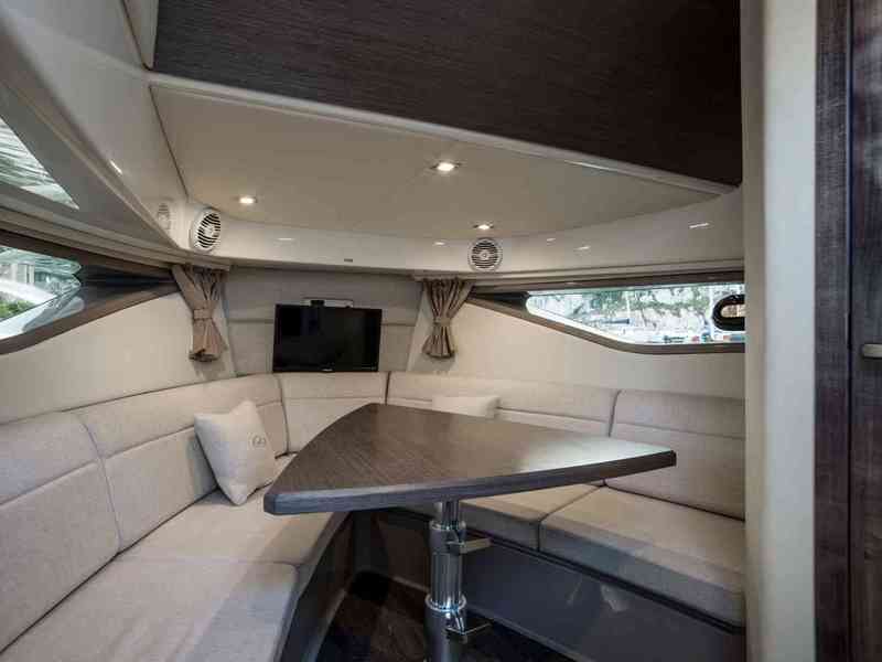Катер Sea Ray  Sundancer 320 Outbord фото 1.8
