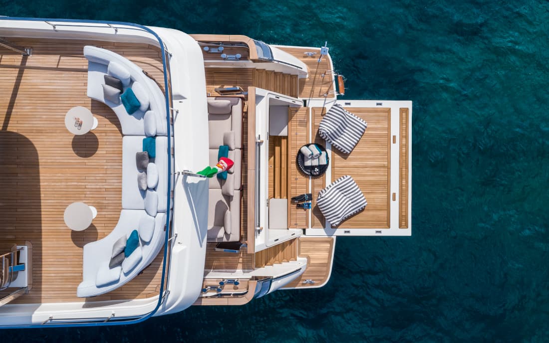Яхта Custom Line Navetta 42 фото 1.10