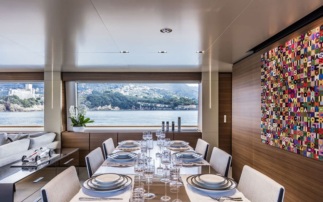 Яхта Custom Line Navetta 33 фото 2.8