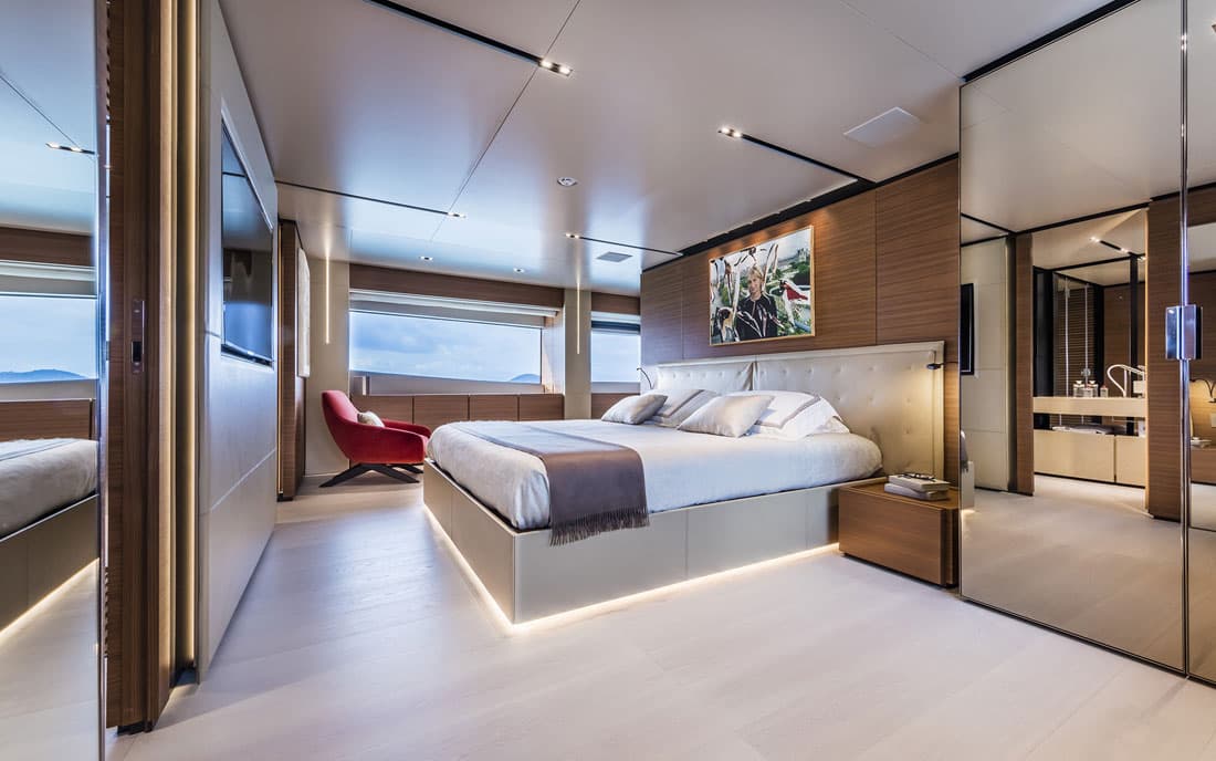 Яхта Custom Line Navetta 33 фото 2.11
