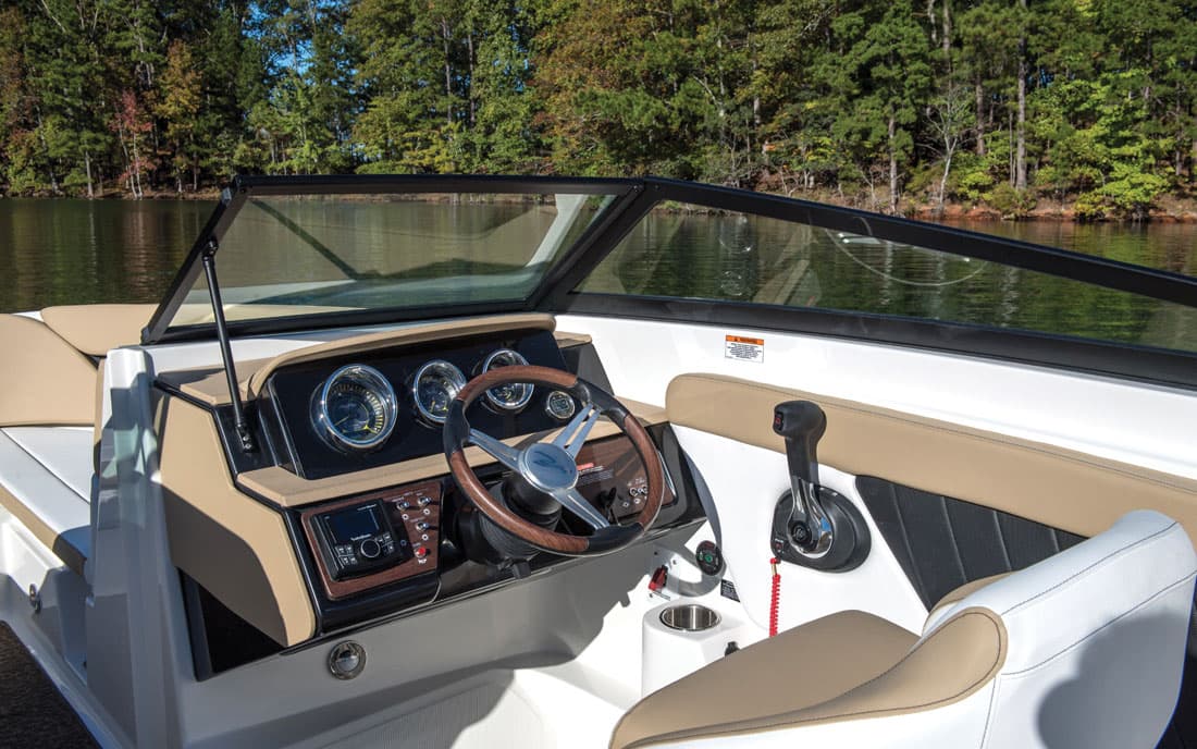 Катер Sea Ray  230 SPX фото 2.3