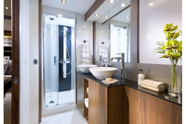 Яхта Sunseeker Manhattan 73 фото 1.10