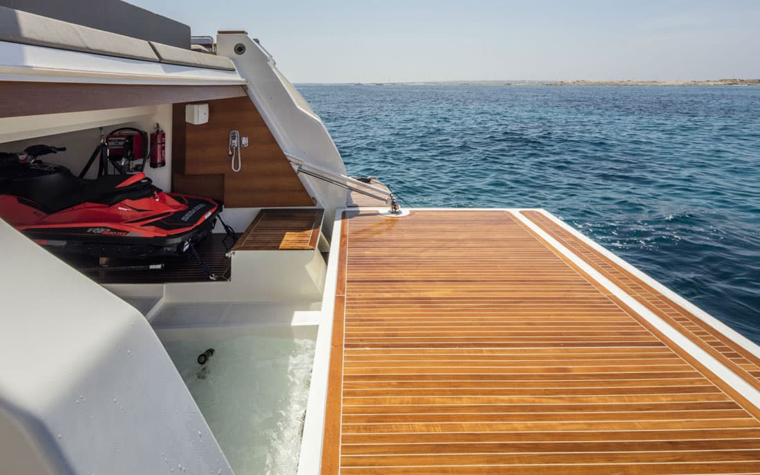 Яхта Custom Line Navetta 33 фото 1.21