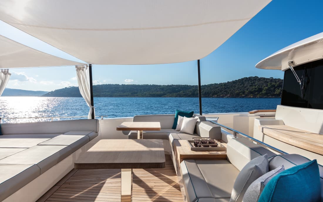 Яхта Custom Line Navetta 42 фото 2.17