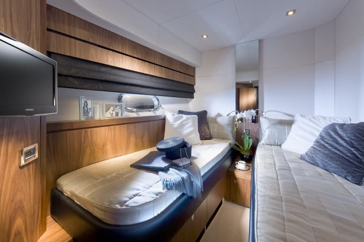Яхта Sunseeker Manhattan 73 фото 1.8