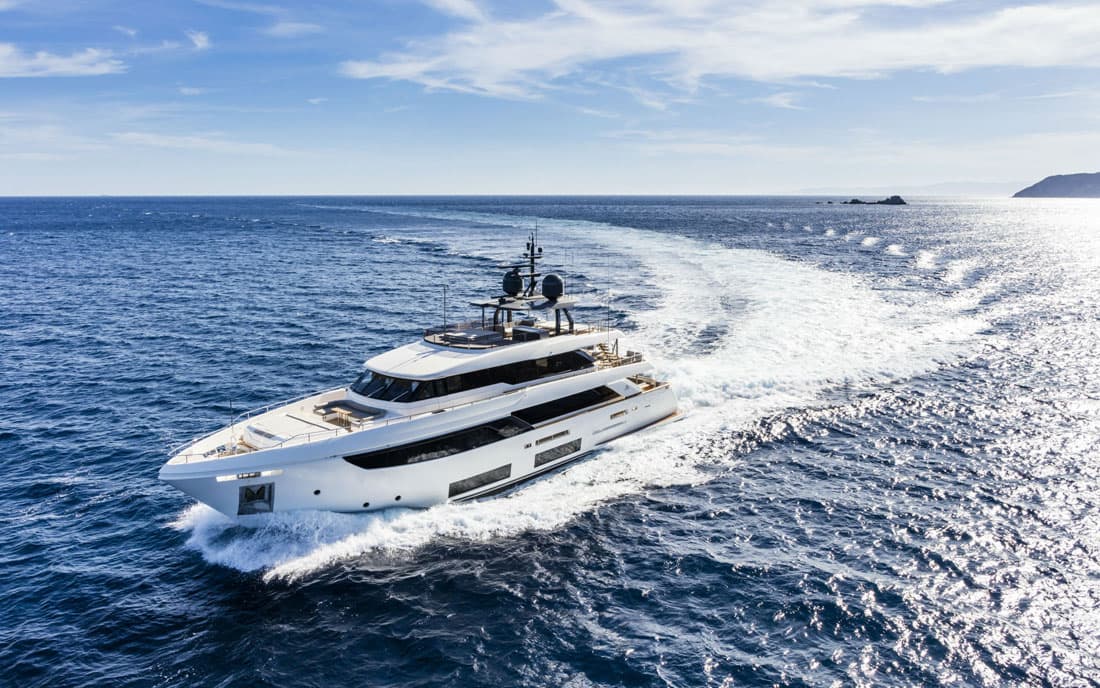 Яхта Custom Line Navetta 33 фото 1.10
