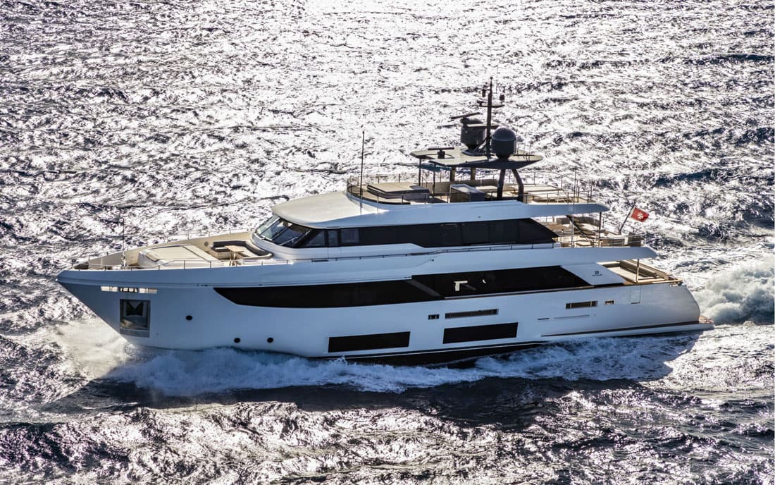 Яхта Custom Line Navetta 33 фото 1.12