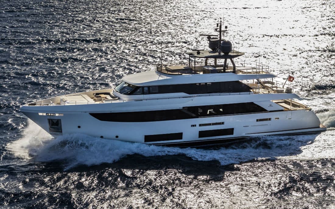 Яхта Custom Line Navetta 33 фото 1.9