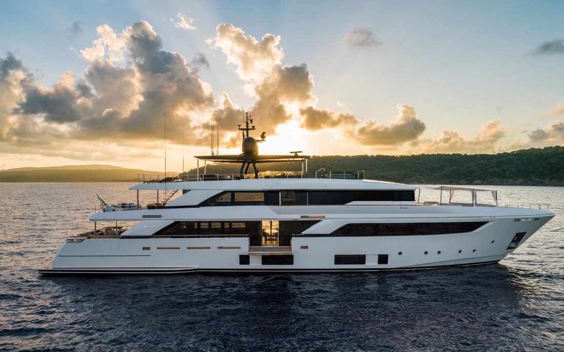 Яхта Custom Line Navetta 42 фото 1.1