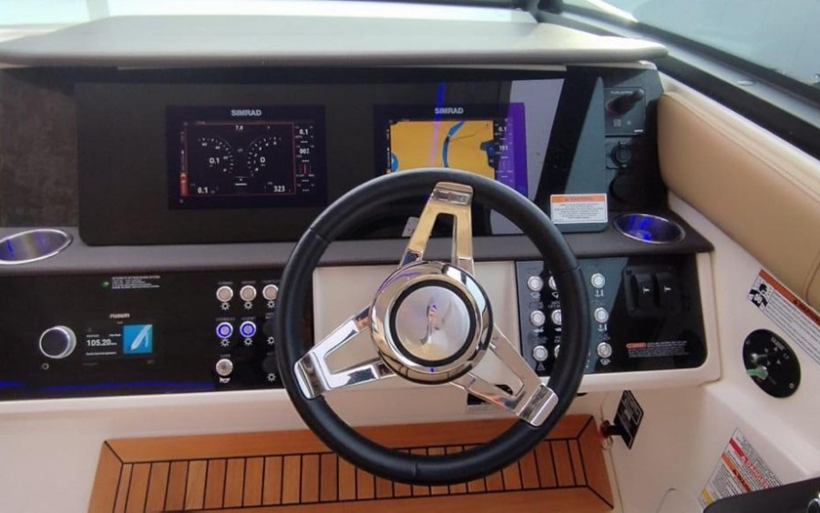 Катер Sea Ray Sundancer 320 фото 1.7