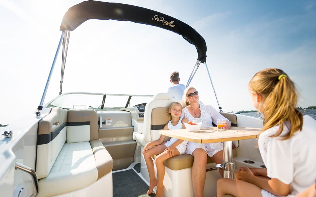 Катер Sea Ray  Sundancer 265 фото 1.8