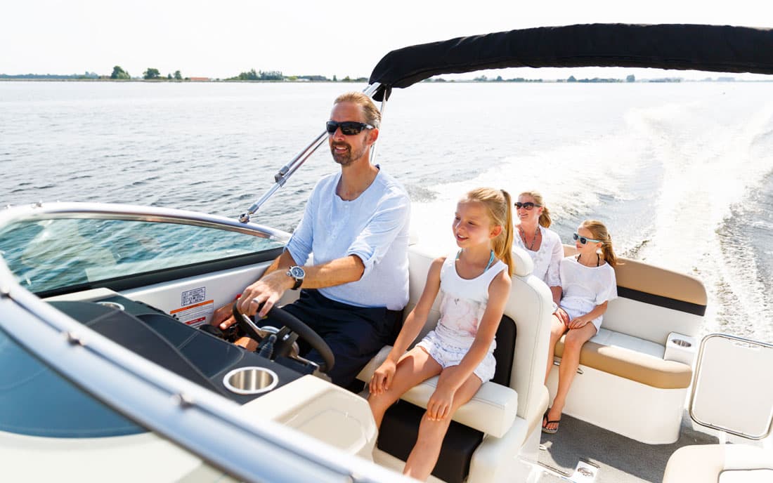 Катер Sea Ray  Sundancer 265 фото 1.7