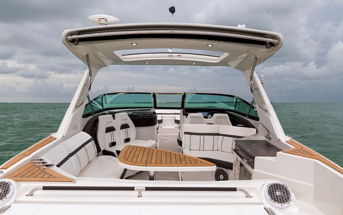 Катер Sea Ray SLX 350 фото 2.9