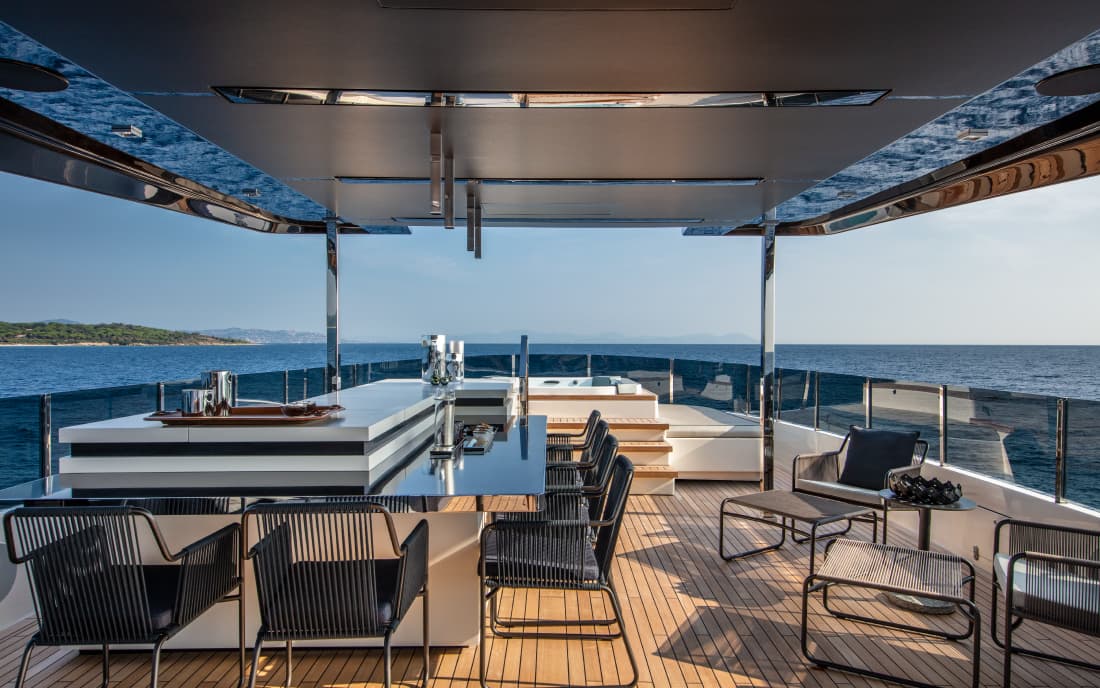 Яхта Custom Line Navetta 42 фото 2.28