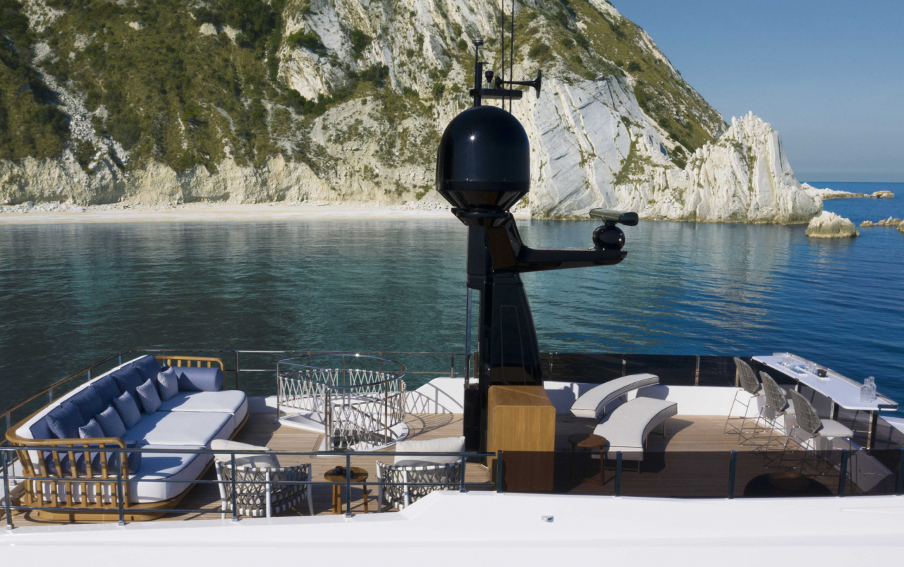 Яхта Custom Line Navetta 30 фото 1.9