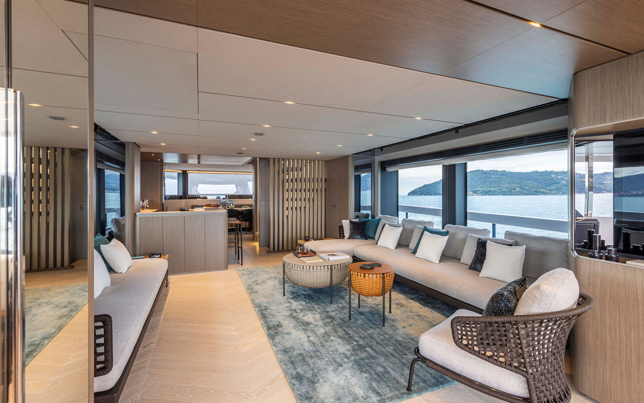 Яхта Ferretti Yachts INFYNITO 90 фото 2.15