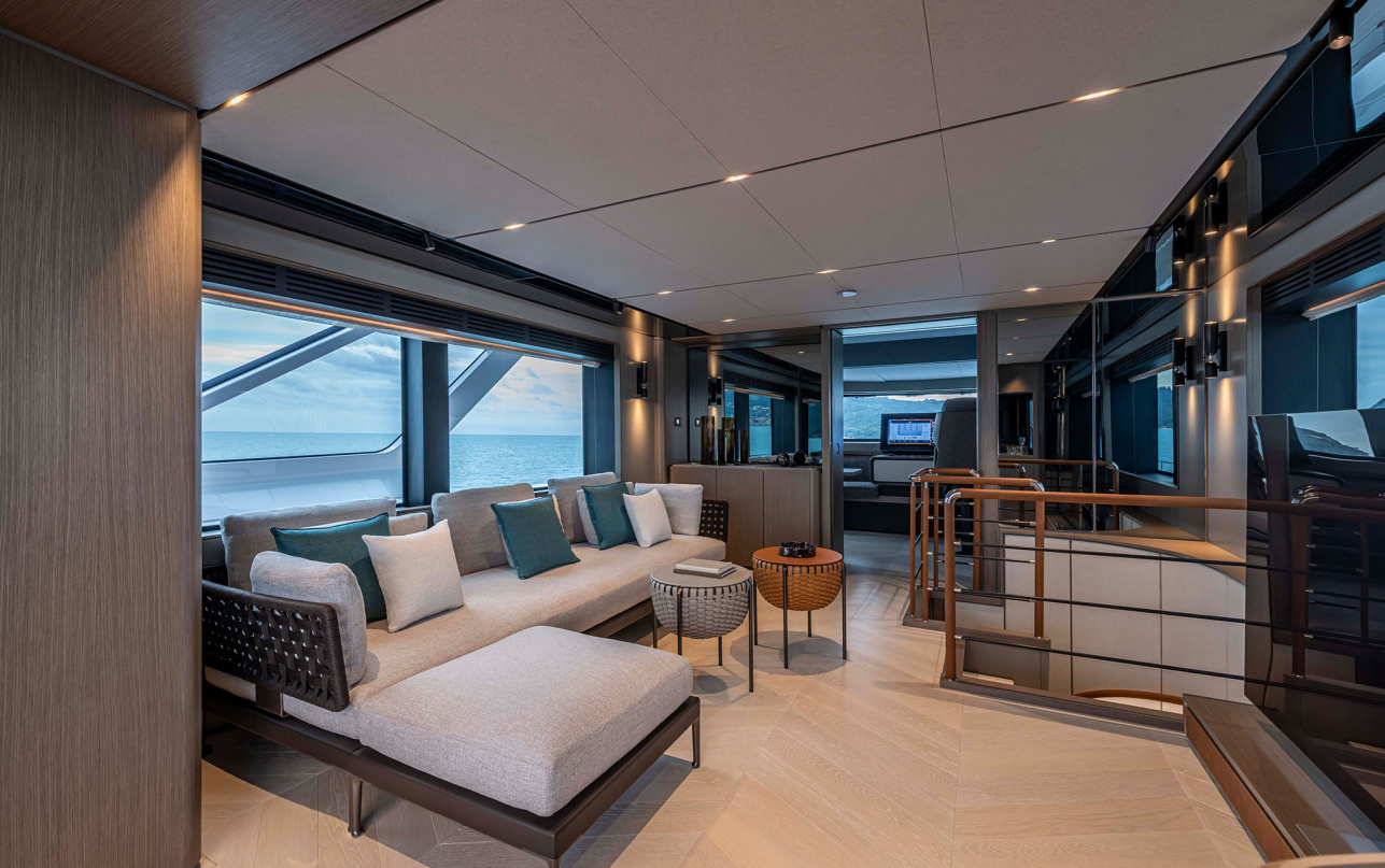 Яхта Ferretti Yachts INFYNITO 90 фото 2.54
