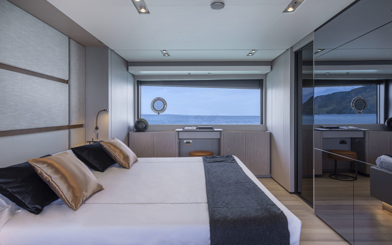 Яхта Ferretti Yachts 1000 фото 2.13