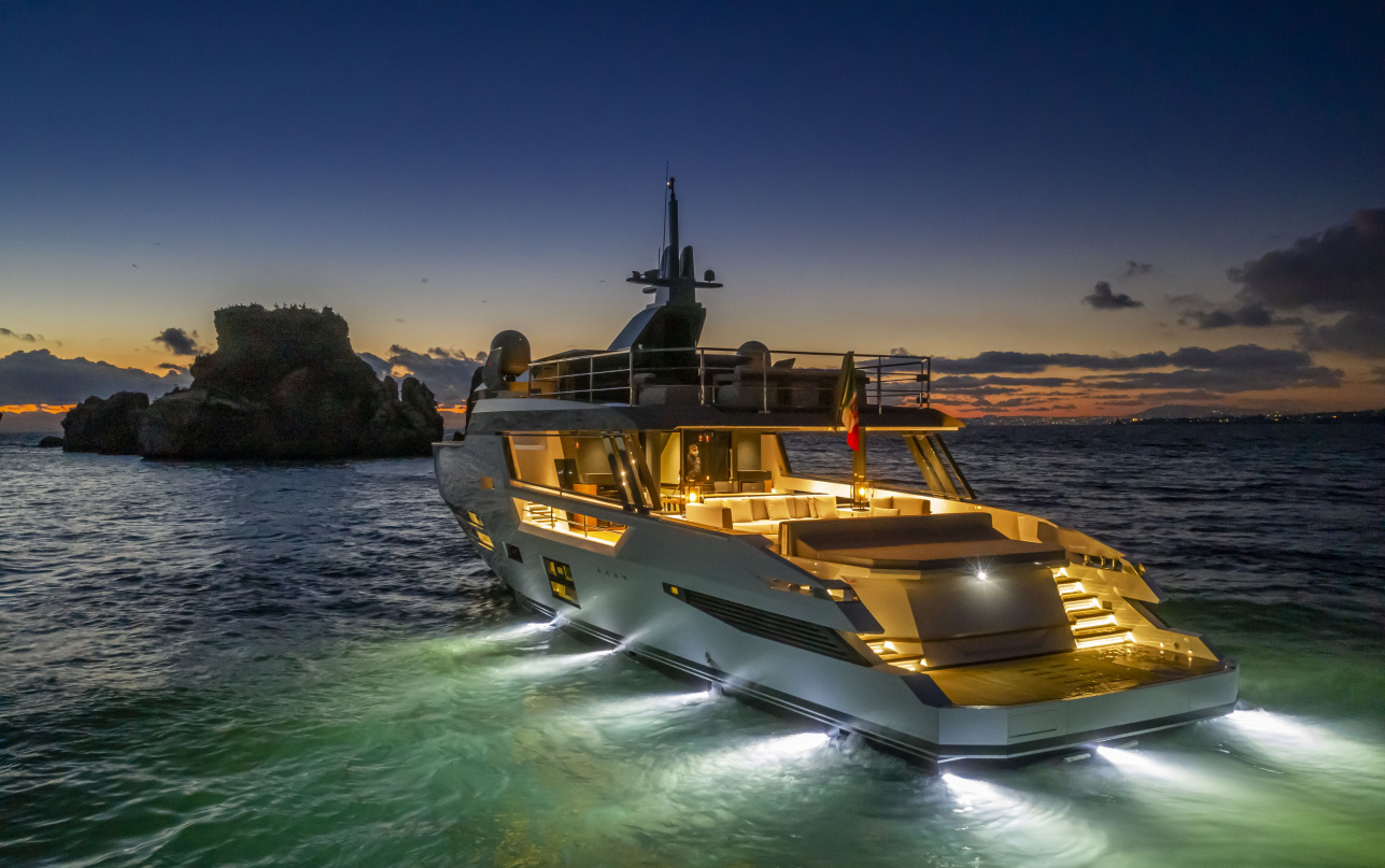 Яхта Arcadia Yachts Sherpa 80 фото 1.4