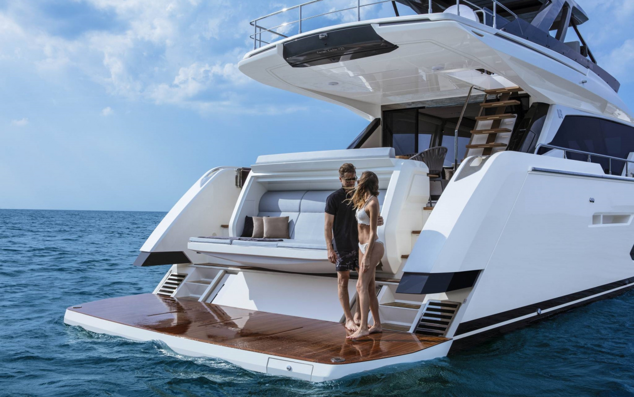 Яхта Ferretti Yachts 720 фото 1.2