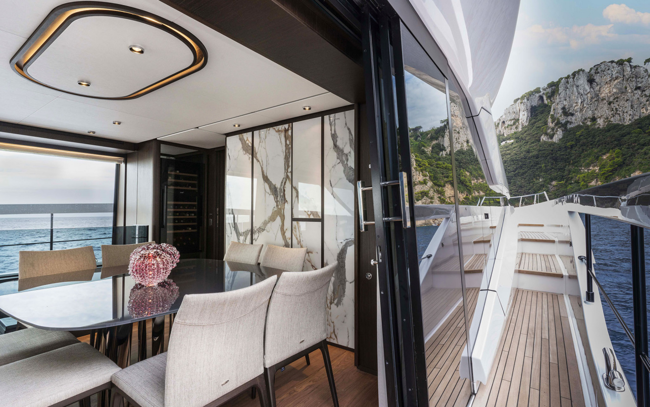 Яхта Ferretti Yachts 860 фото 2.24