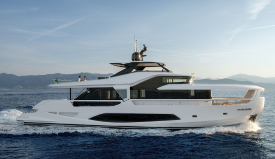 Яхта Ferretti Yachts INFYNITO 80