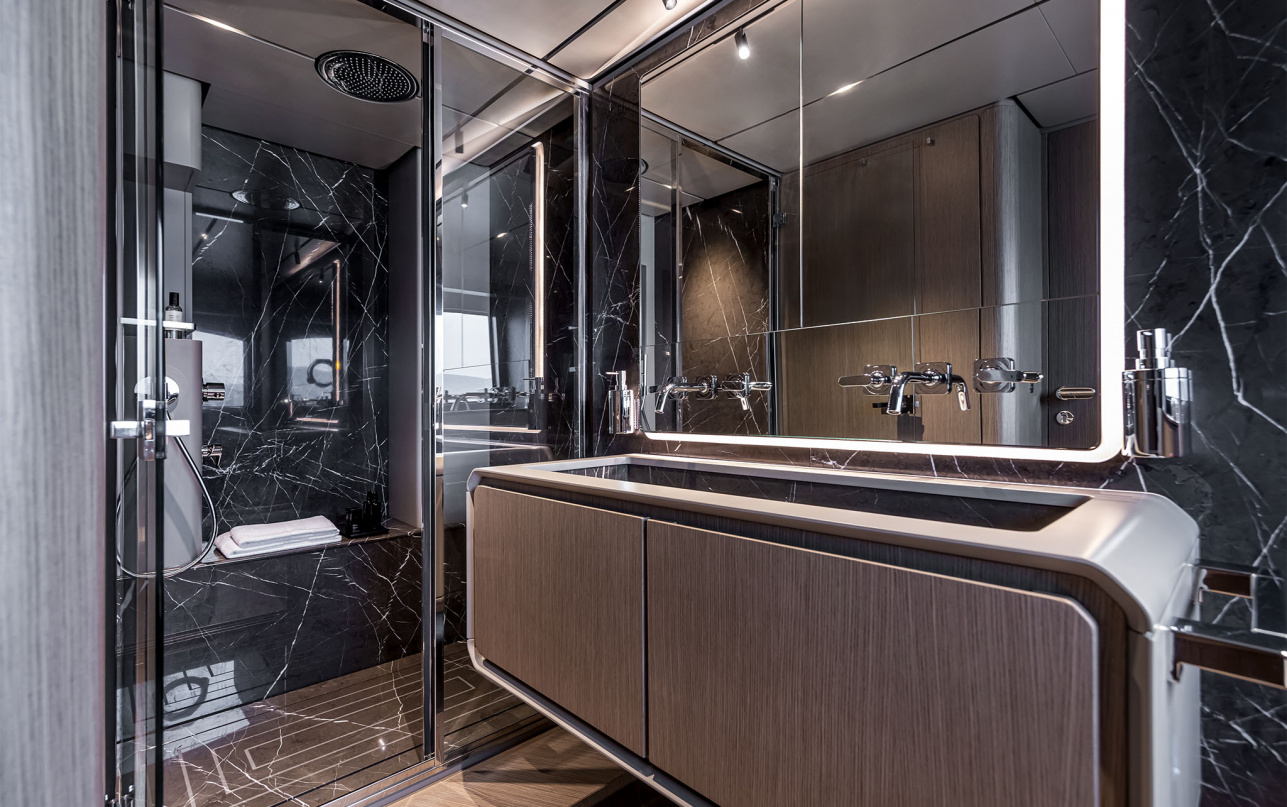 Яхта Ferretti Yachts INFYNITO 90 фото 2.41