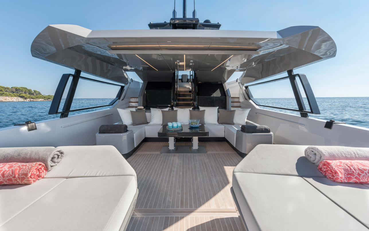 Яхта Arcadia Yachts Sherpa 60 фото 1.13