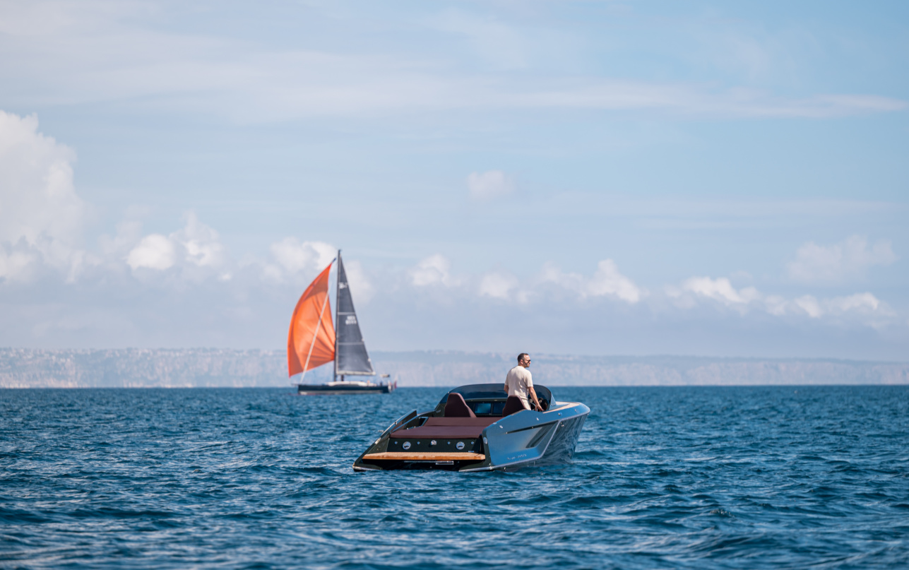 Катер Frauscher x Porsche 850 Fantom фото 2.2