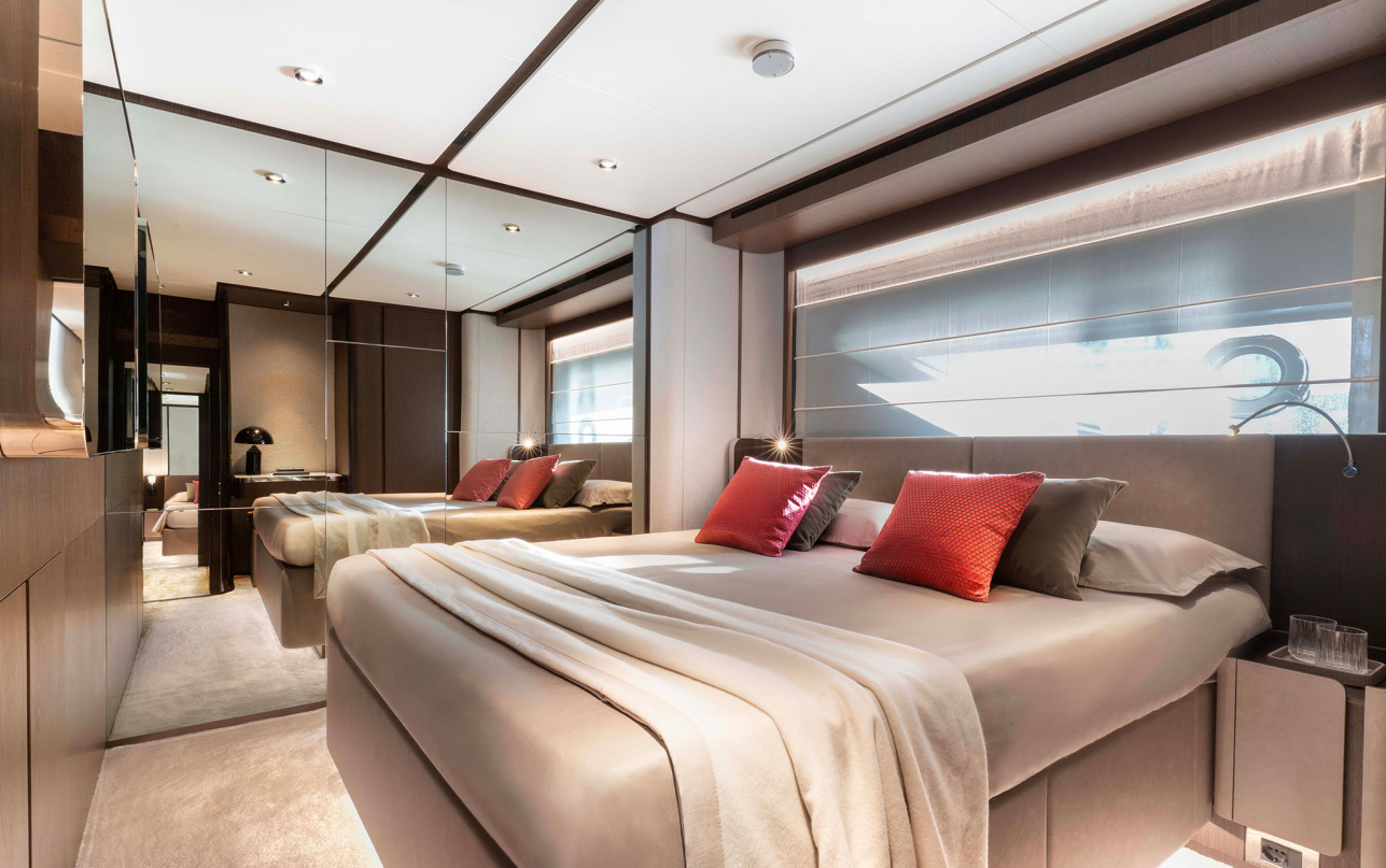 Яхта Ferretti Yachts 860 фото 2.16