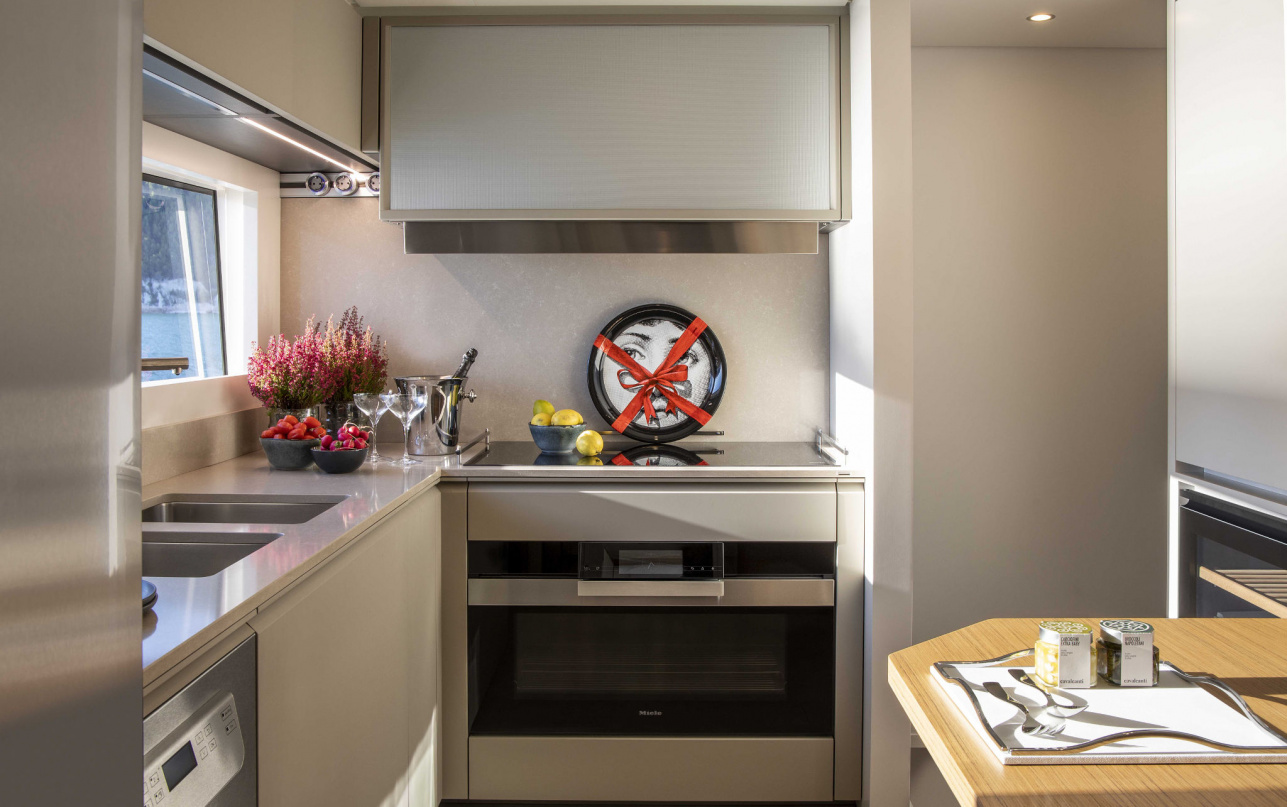 Яхта Custom Line Navetta 30 фото 2.5