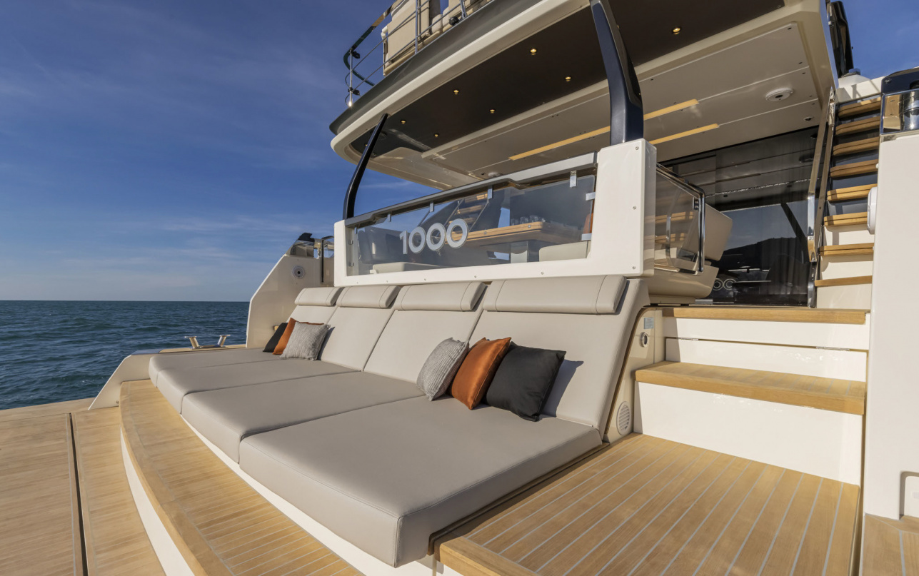 Яхта Ferretti Yachts 1000 фото 2.23