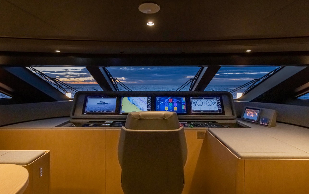 Яхта Ferretti Yachts 1000 фото 2.42