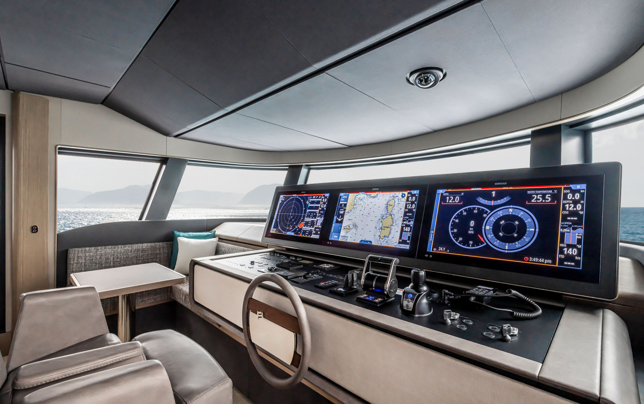 Яхта Ferretti Yachts INFYNITO 90 фото 2.53