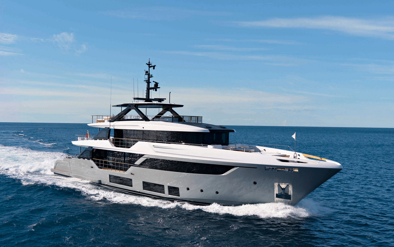 Яхта Custom Line Navetta 38 фото 1.2
