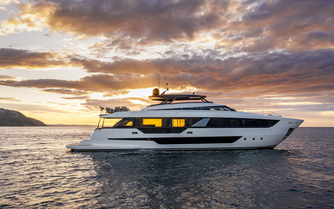 Яхта Ferretti Yachts 1000 фото 1.8