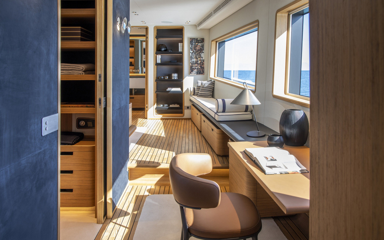 Яхта Custom Line Navetta 30 фото 2.12