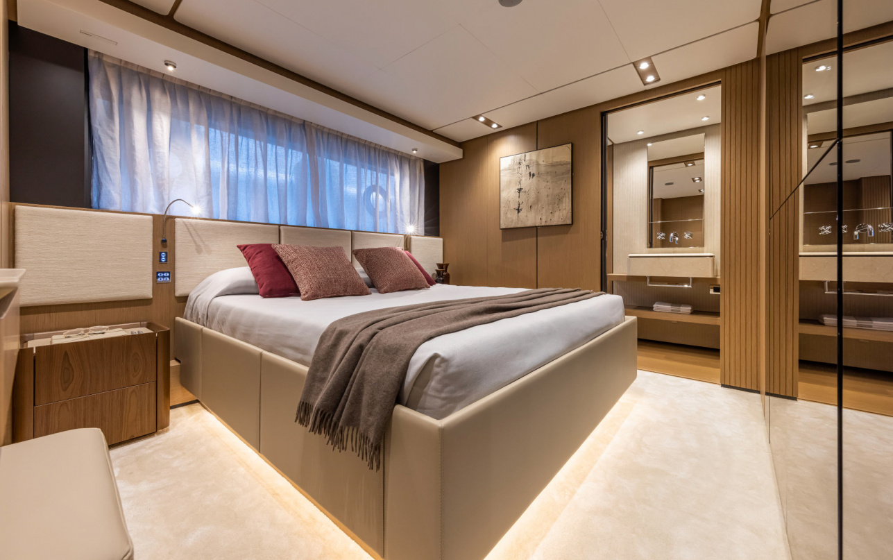 Яхта Ferretti Yachts 1000 фото 2.37