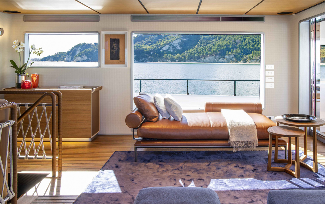 Яхта Custom Line Navetta 30 фото 2.39