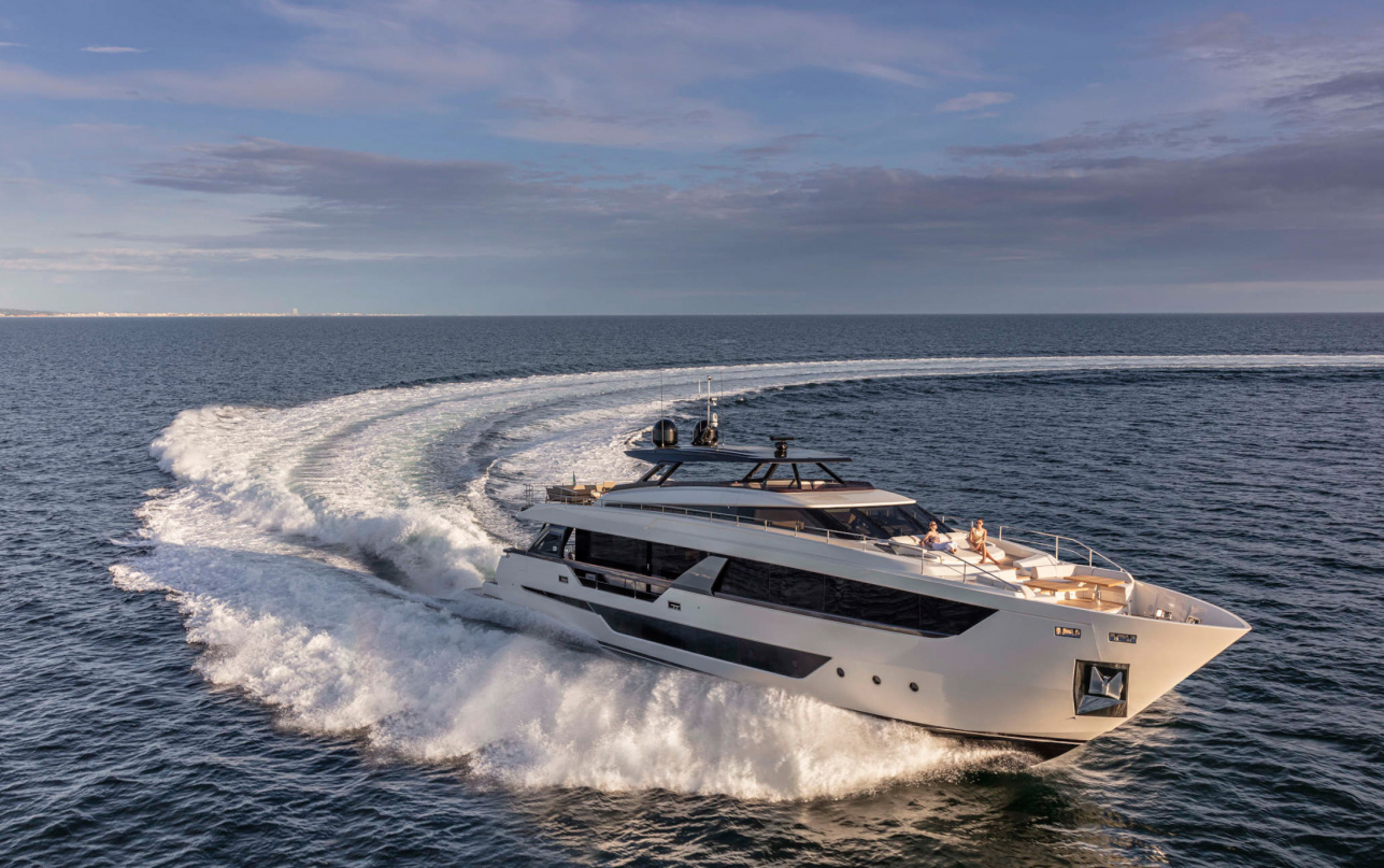 Яхта Ferretti Yachts 1000 фото 1.4