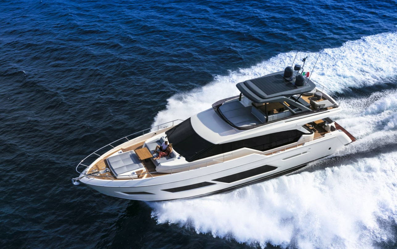 Яхта Ferretti Yachts 720 фото 1.3