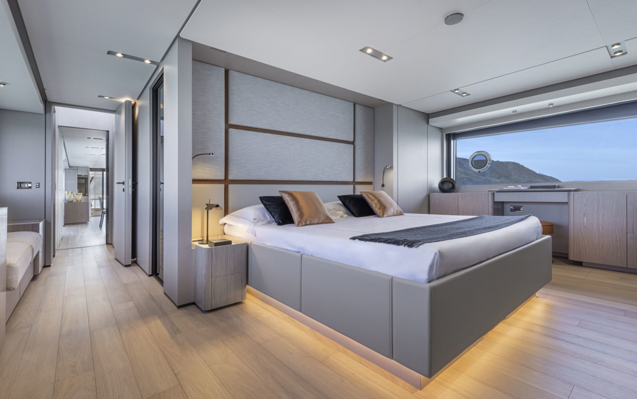 Яхта Ferretti Yachts 1000 фото 2.11