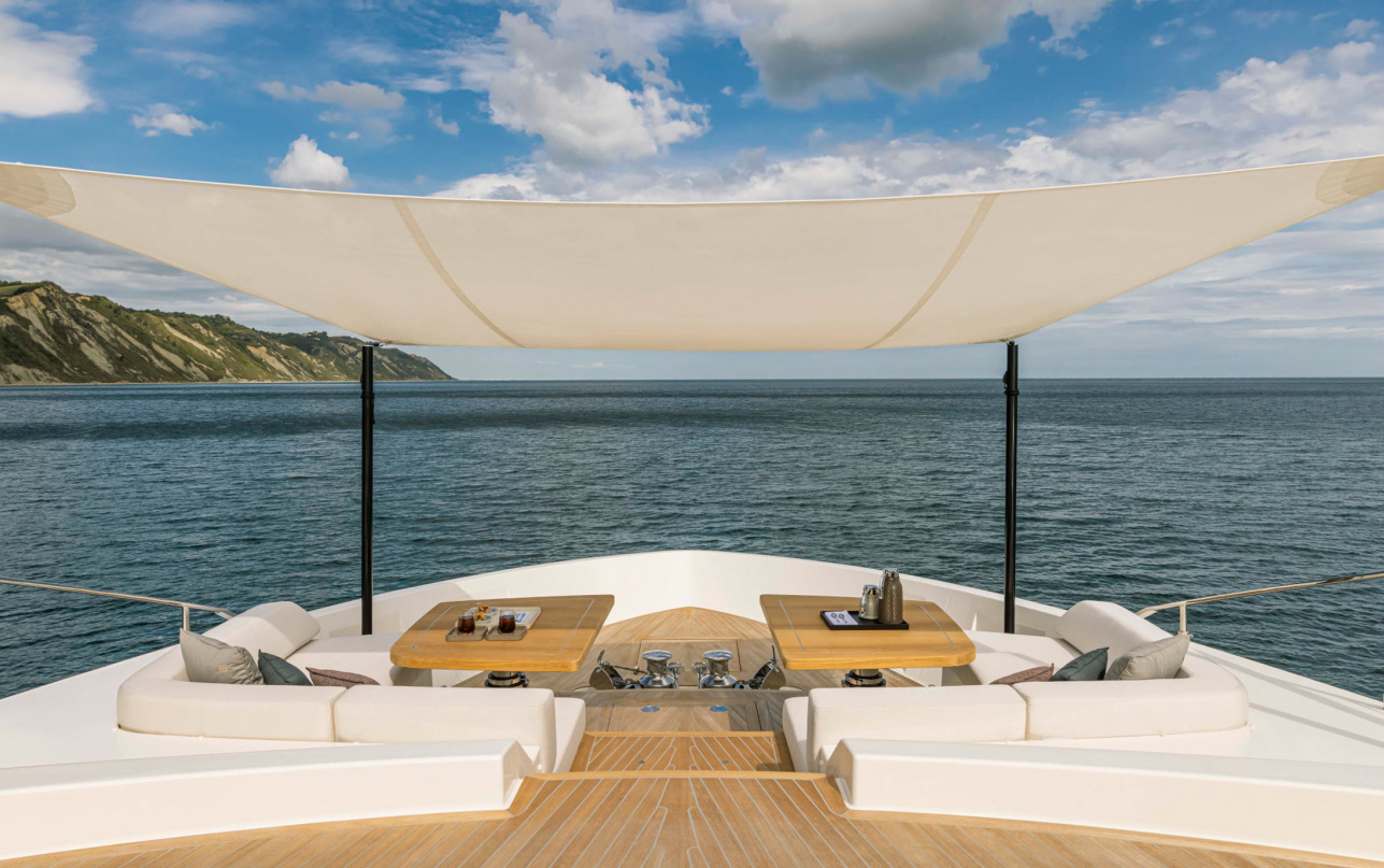 Яхта Ferretti Yachts 1000 фото 1.20