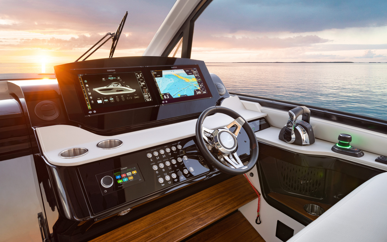 Катер Sea Ray SUNDANCER 370 фото 1.7