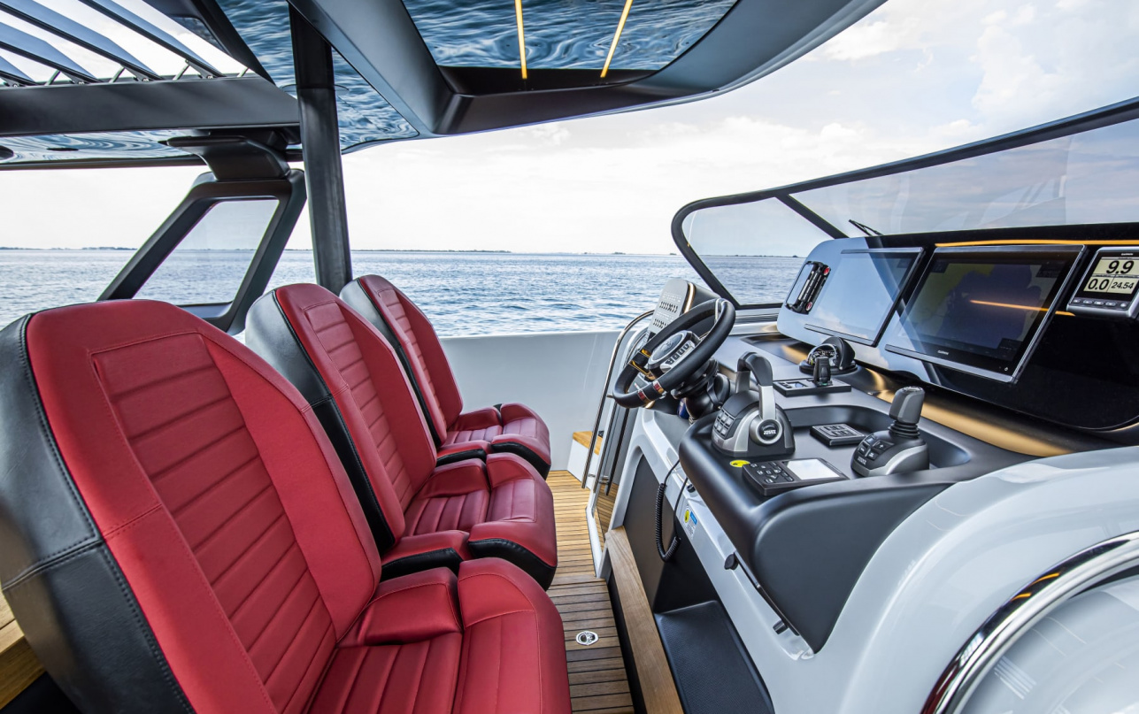 Cranchi A46 LUXURY TENDER фото 1.10