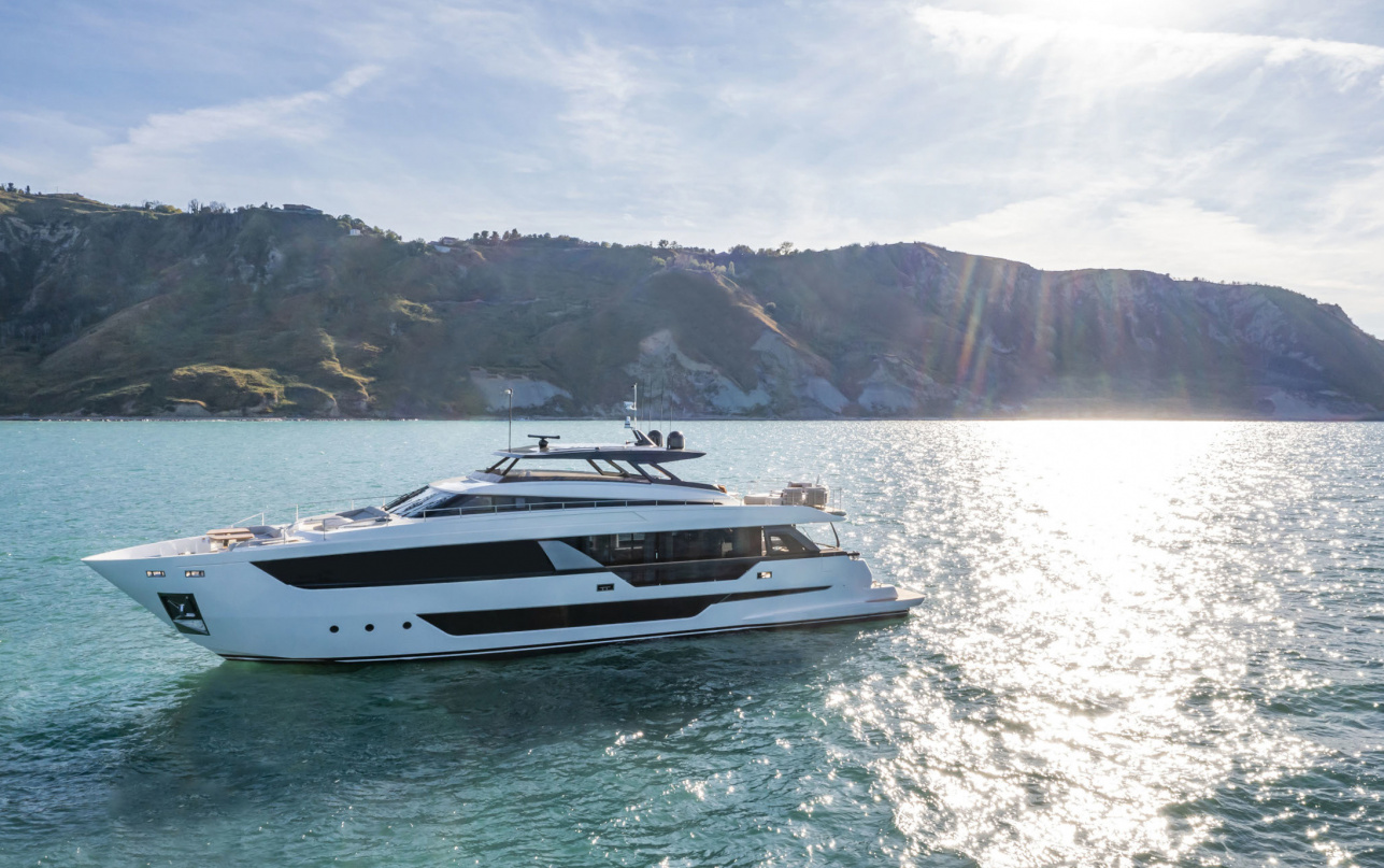 Яхта Ferretti Yachts 1000 фото 1.33