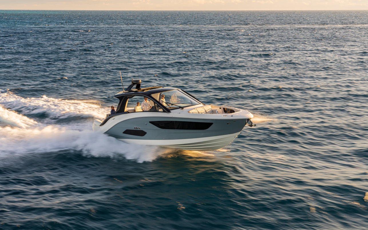 Катер Sea Ray SUNDANCER 370 OB фото 1.6