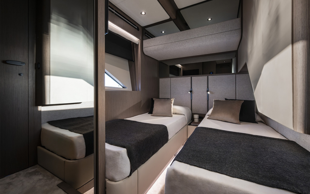Яхта Ferretti Yachts 720 New фото 2.8