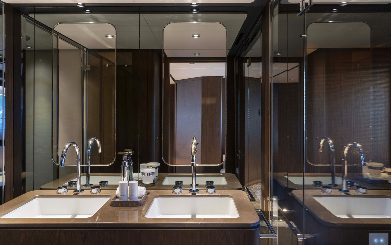 Яхта Ferretti Yachts 860 фото 2.31